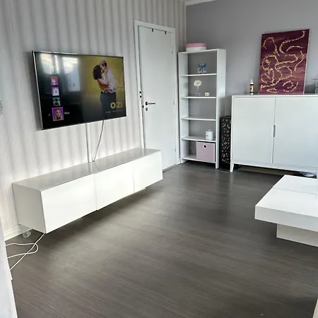 Cozy Spot, Free Netflix And Prime